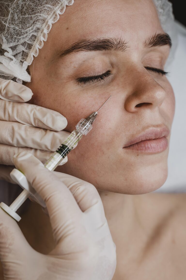 bioestimuladores sculptra radiesse colageno natural tratamientos clinicas esteticas colombia centros medicos esteticos 768x1154